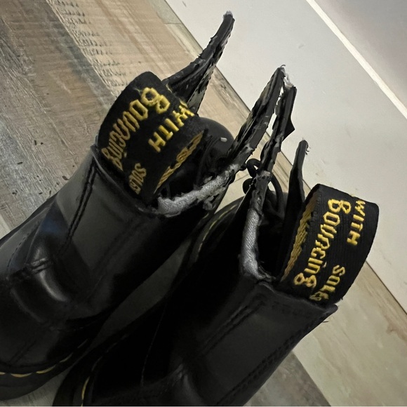 The Original Doc Martens 1460 AirWair black yellow - Picture 6 of 13